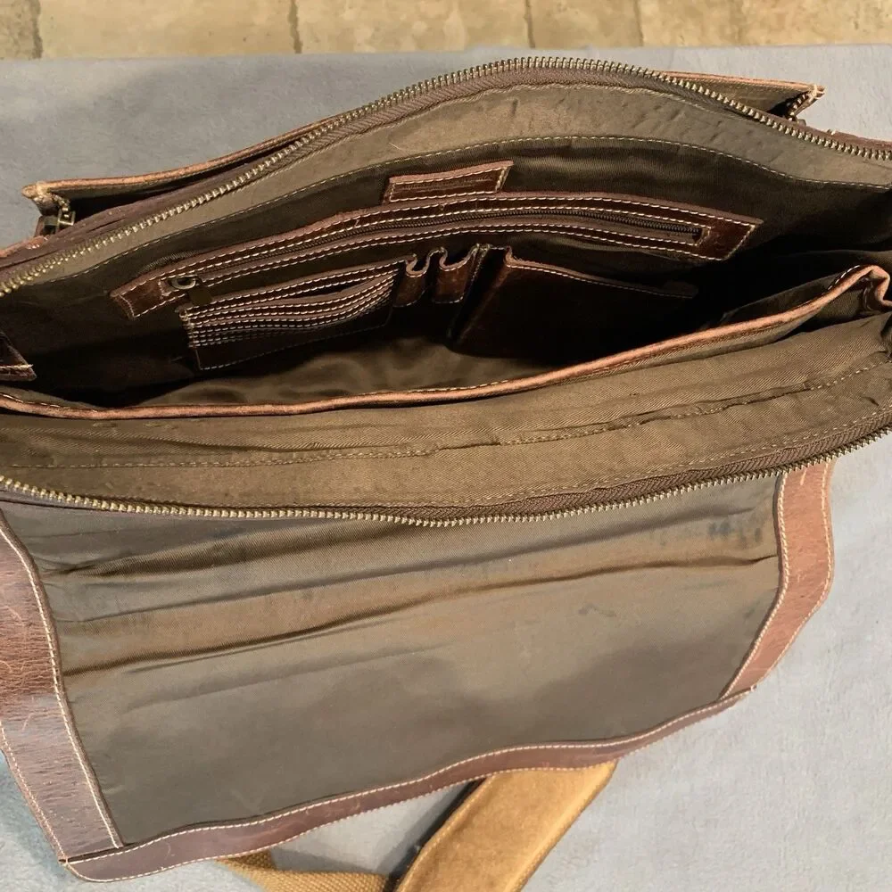 Aaron Leather Goods Genuine Leather Crossbody Bag Office Messenger Laptop